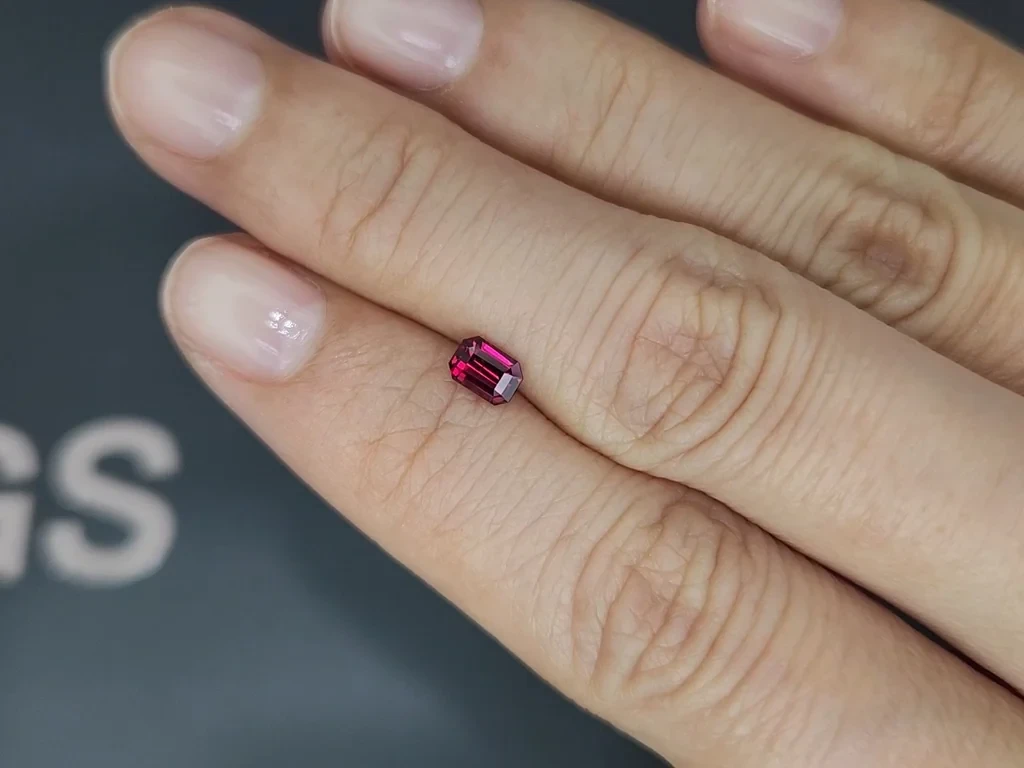 Unbehandelter, taubenblutroter rubin, achteckig geschliffen 0,53 karat, Mosambik Image №2