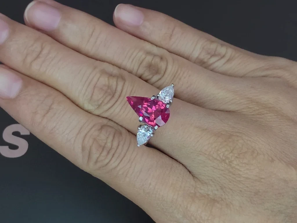 Spinell Mahenge Vibrant Pink im birnen schliff 3,15 karat, Tansania Image №4