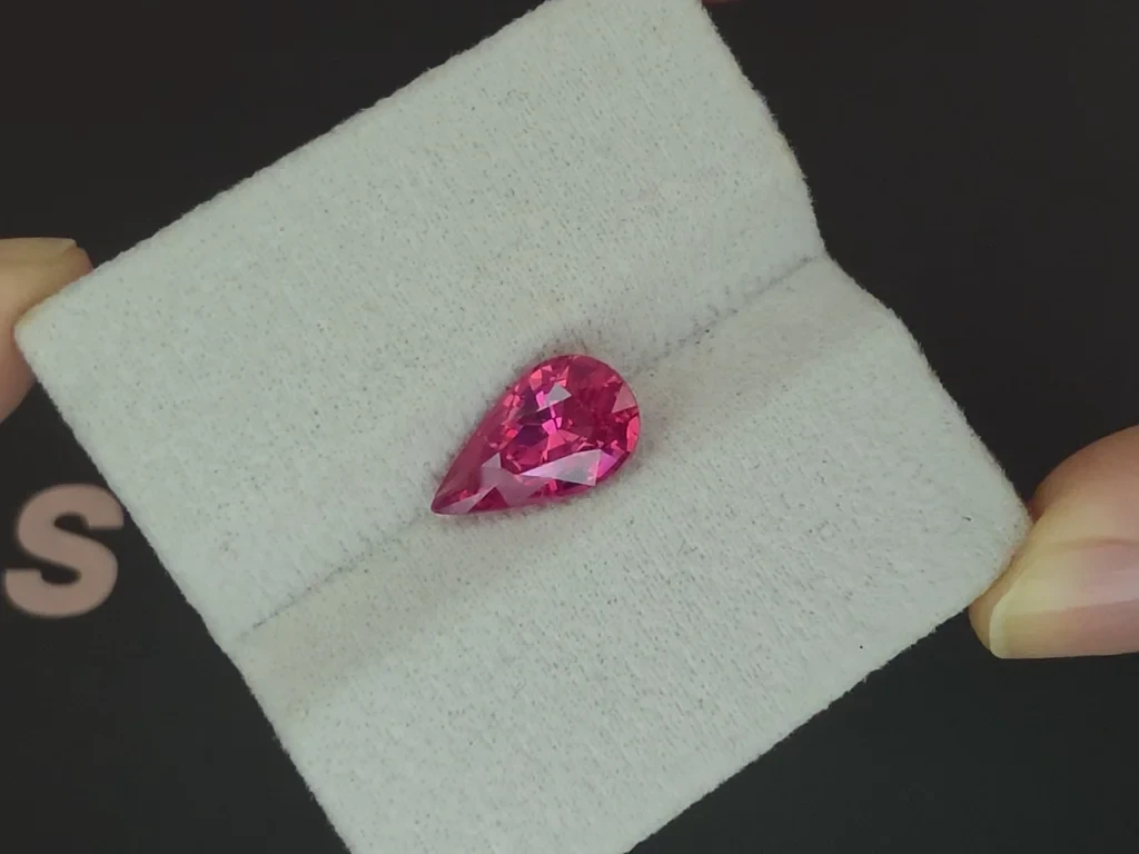Spinell Mahenge Vibrant Pink im birnen schliff 3,15 karat, Tansania Image №5