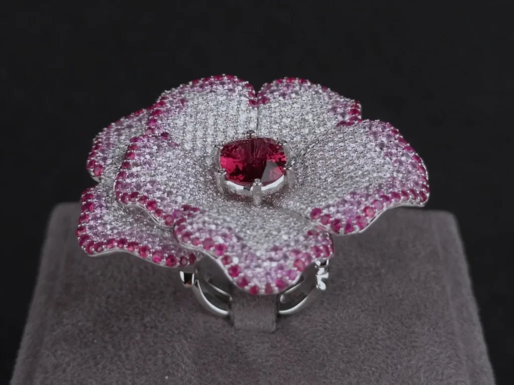 Ring with Burmese 3.43 ct red spinel, sapphires, and diamonds set in 900 platinum Image №2