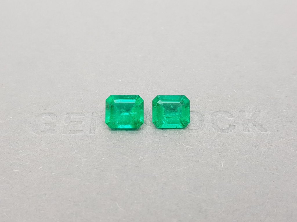 Pair of Colombian emeralds octagon cut 3.31 ct, Vivid Green Image №1