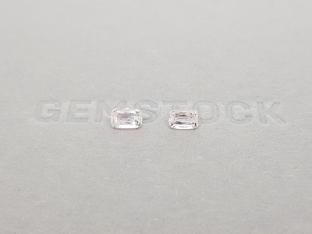 Paar hellrosa Morganite im Kissenschliff von 0,95 Karat Image №1