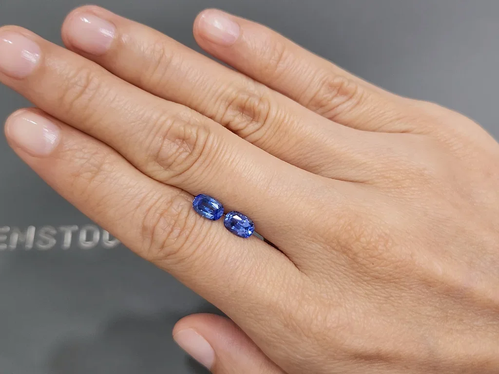 Pair of blue cushion cut sapphires 2.06 carats, Sri Lanka  Image №2