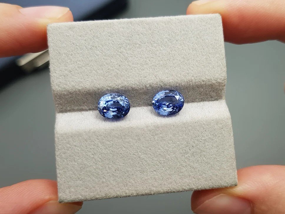 Pair of oval cut blue sapphires 3.68 carats, Sri Lanka Image №2