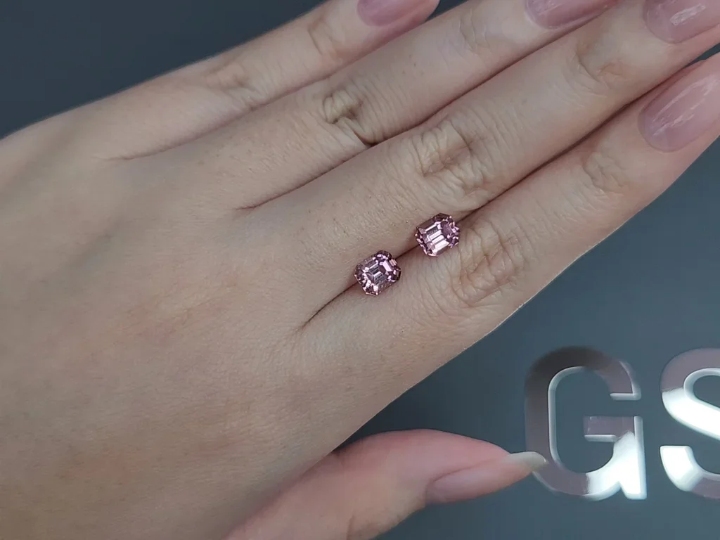 Paire de rubellites taille octogonale rose tendre 1,91 carats, Afrique Image №2