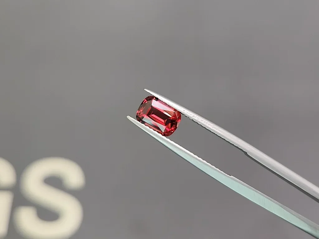 Rhodolite garnet cushion cut 1.82 carats, Tanzania Image №3