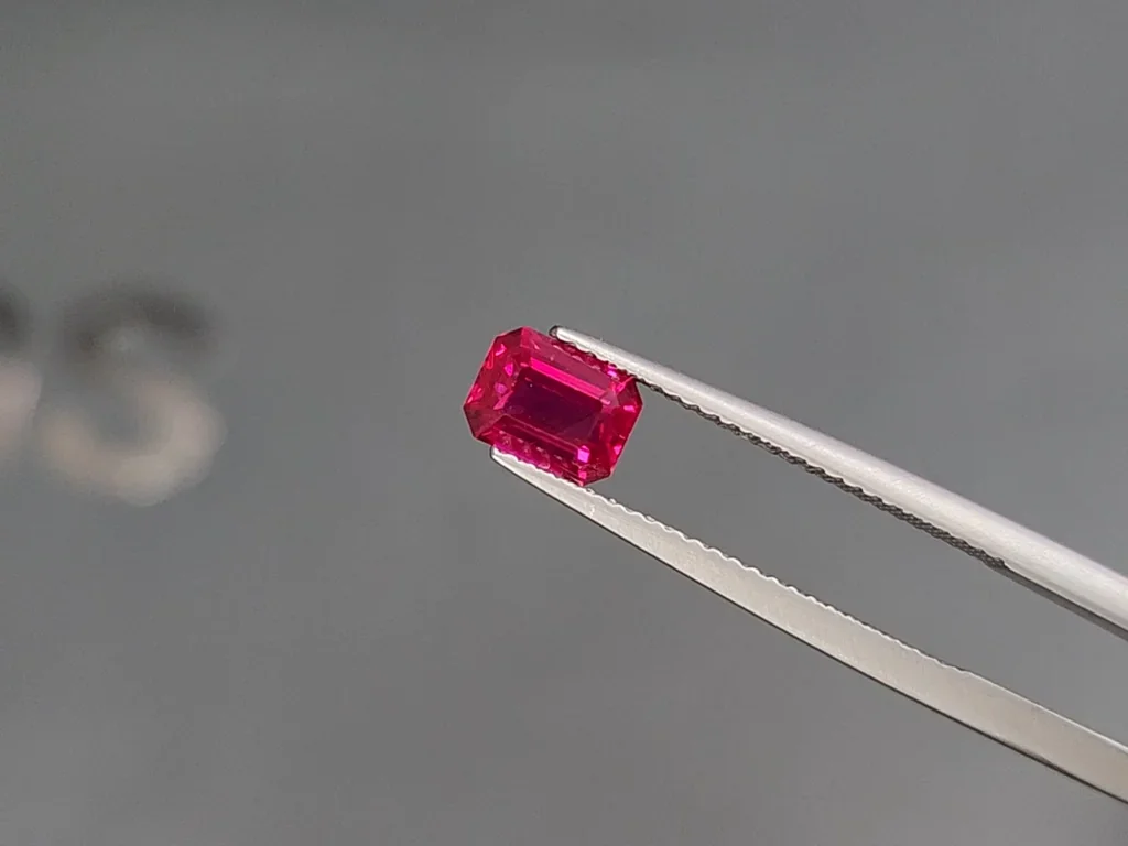 Rubis octogonal non chauffé de 1,01 carat, Mozambique Image №3