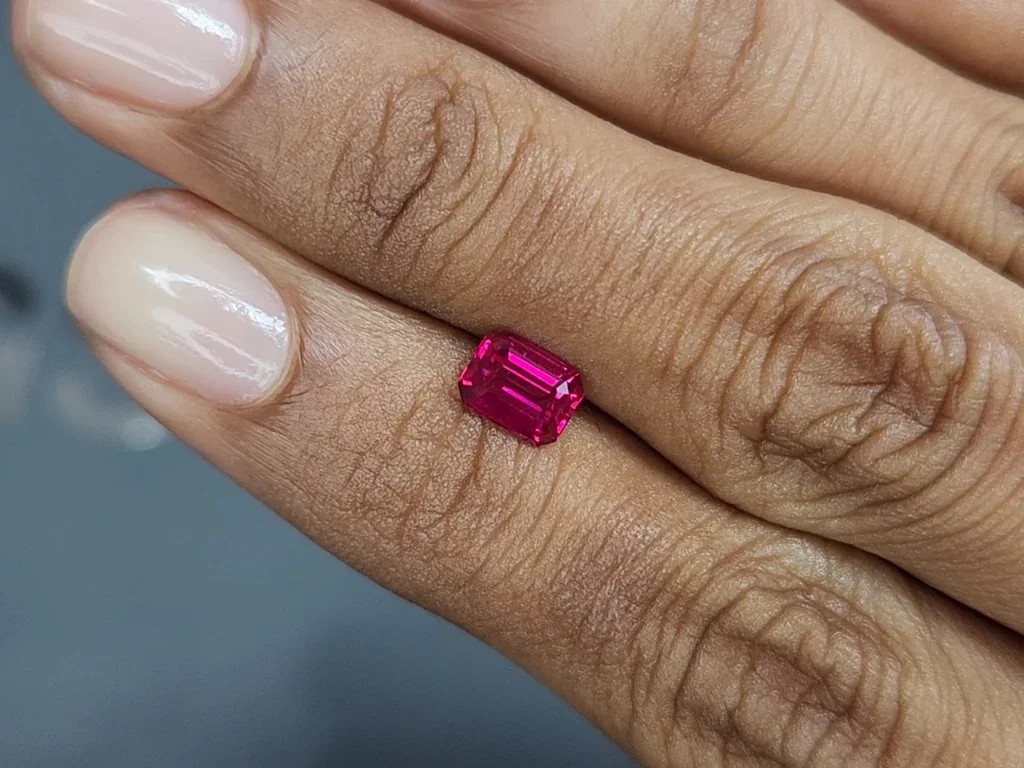 Rubis octogonal non chauffé de 1,01 carat, Mozambique Image №2