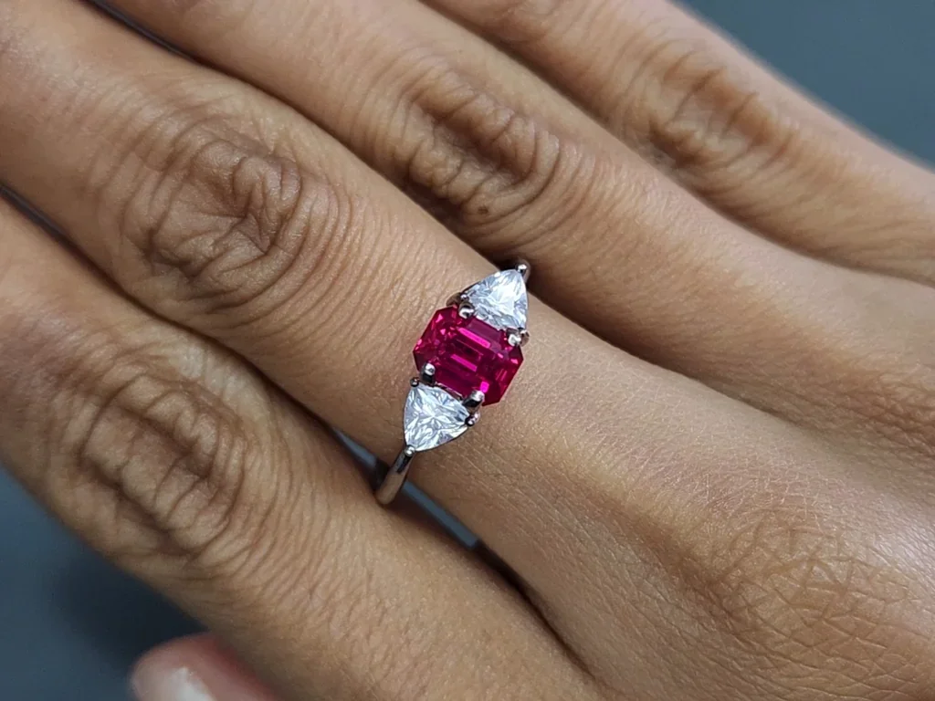 Rubis octogonal non chauffé de 1,01 carat, Mozambique Image №5