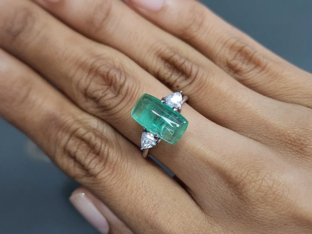 Emerald fancy cut cabochon 5.06 carats, Russia Image №5