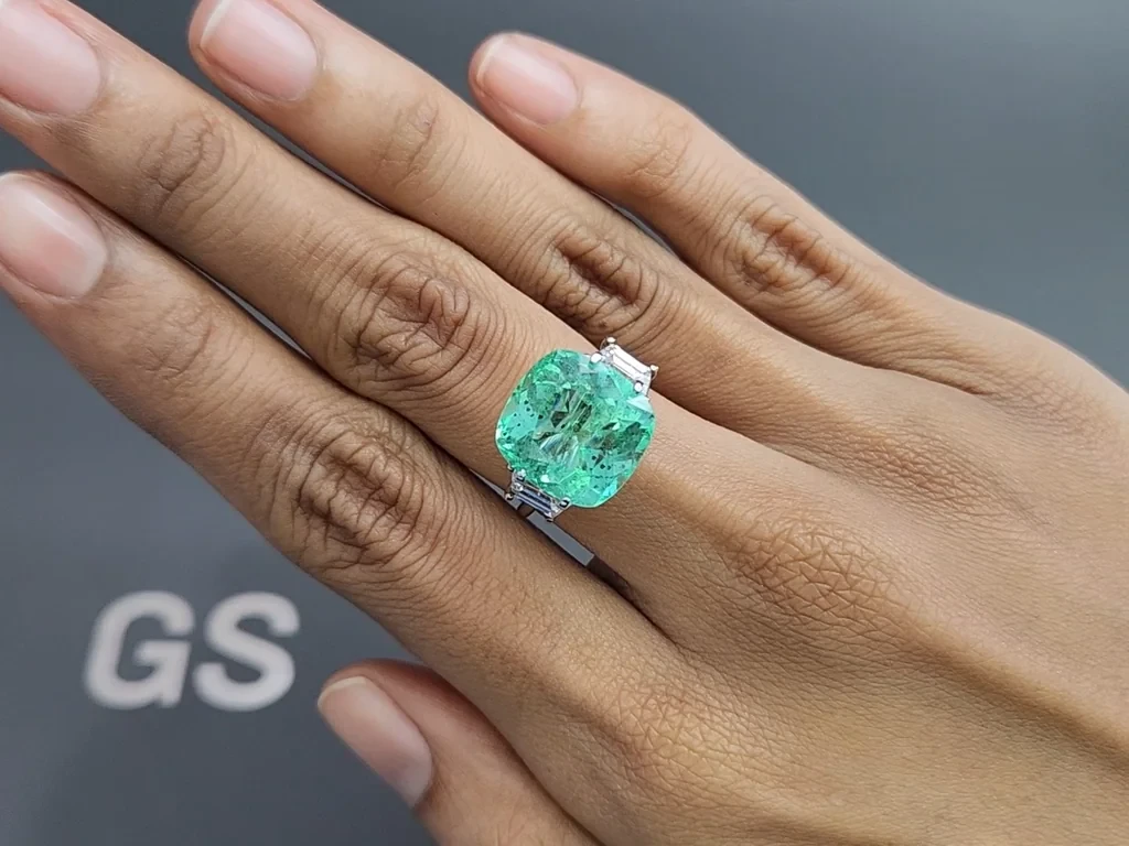 Esmeralda de talla octogonal de 8,81 quilates, Colombia Image №5