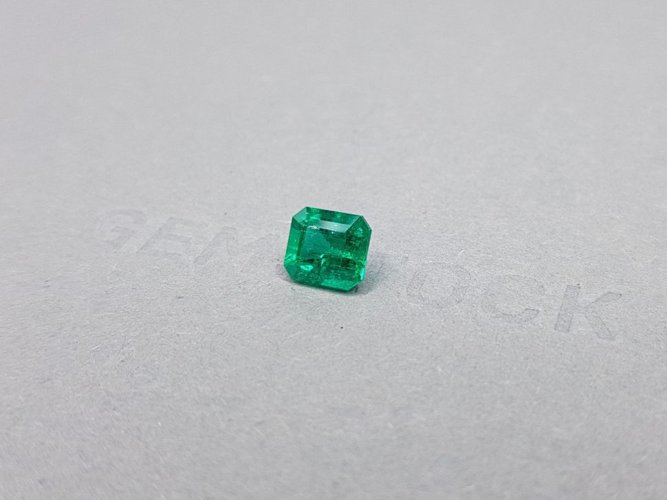 Bright emerald 1.70 ct, Colombia Image №3