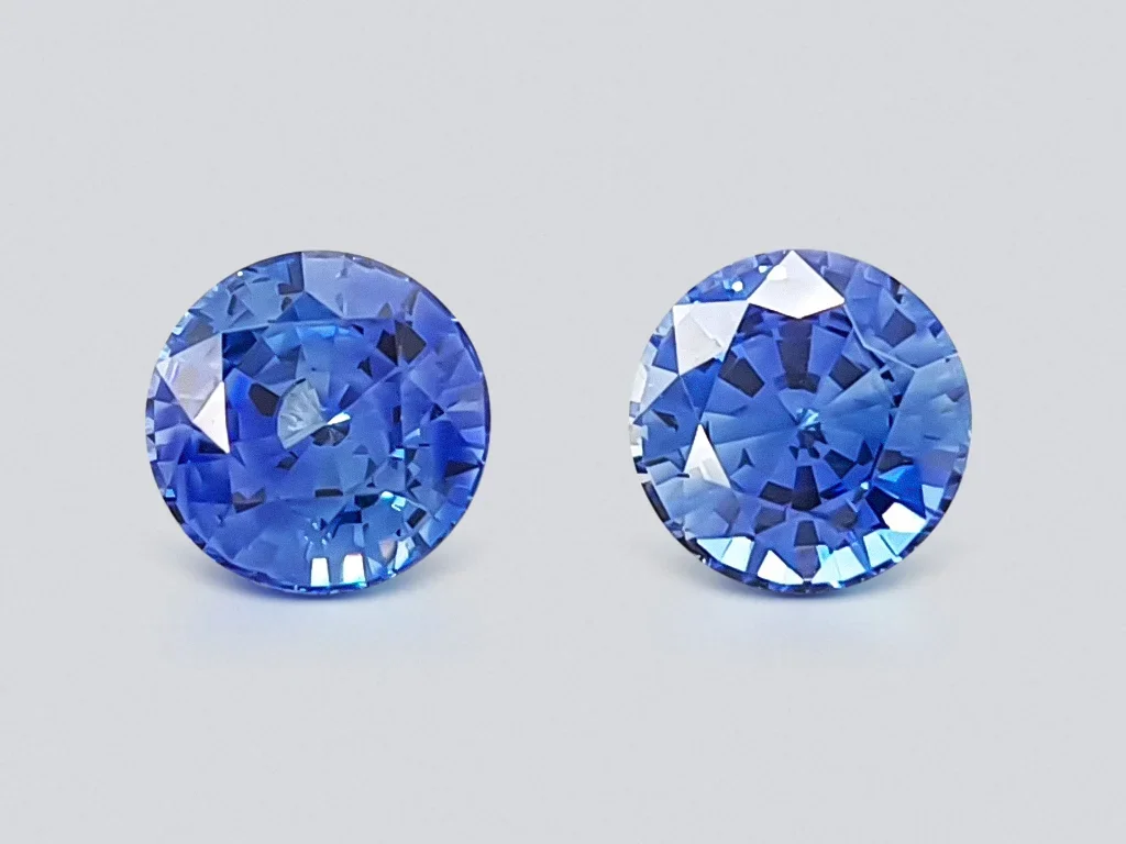 Paire de saphirs bleu bleuet, taille cercle, 1,79 carats, Sri Lanka Image №1