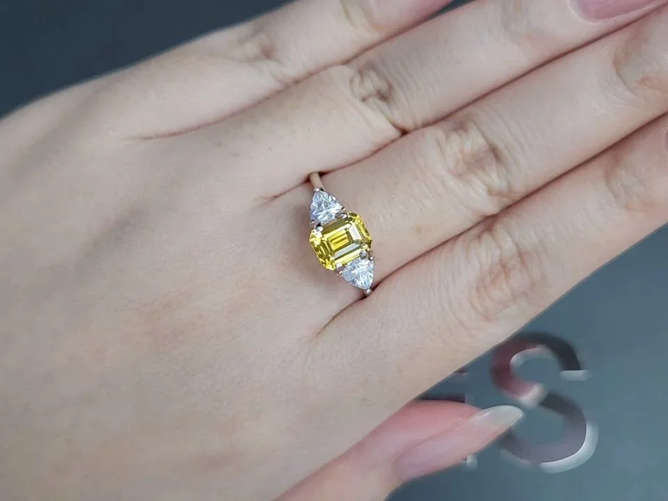 Saphir jaune vif taille octogonale 1,90 carats, Sri Lanka Image №5