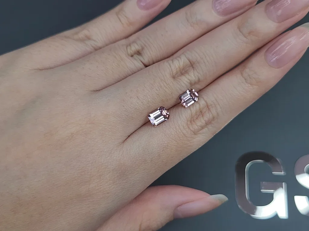 Paar zartrosa Rubelliten im Achteckschliff 1,81 karat, Afrika Image №2