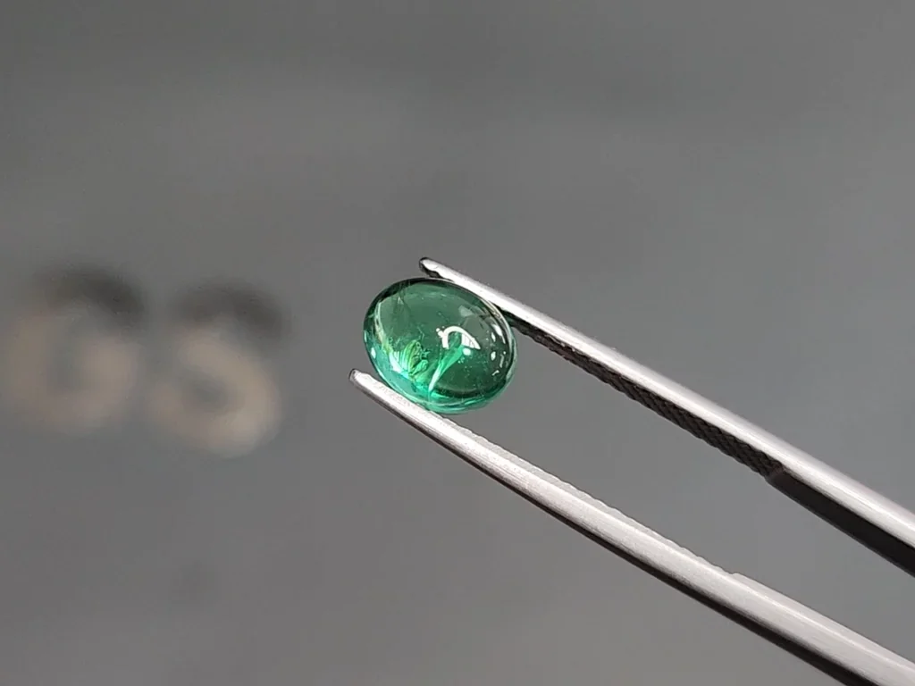 Emerald cabochon cut 1.80 carats, Russia Image №3