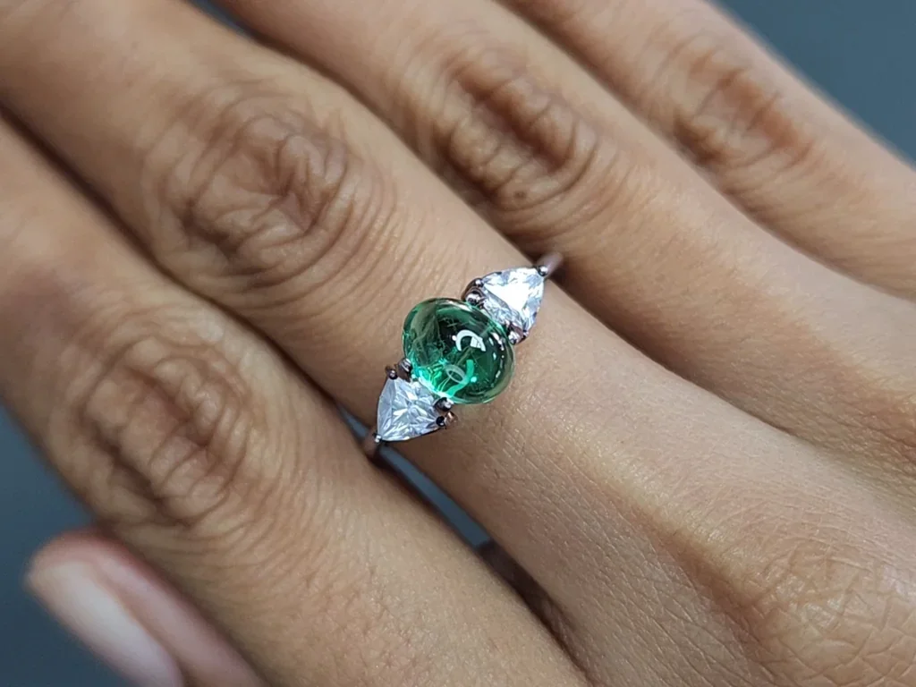 Emerald cabochon cut 1.80 carats, Russia Image №5