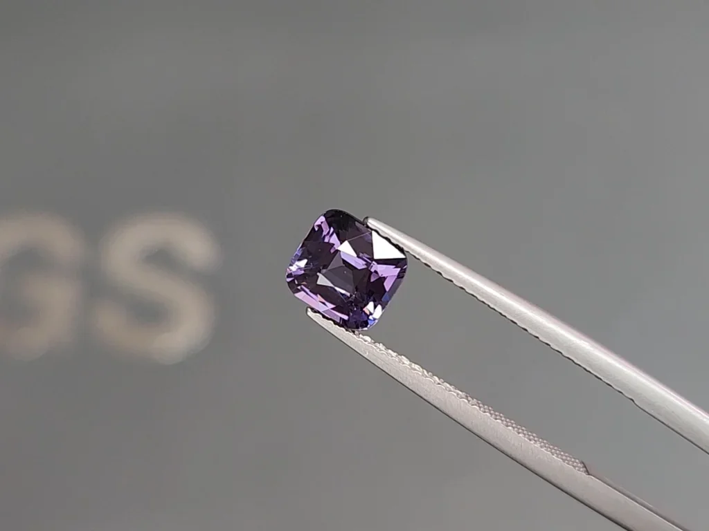 Espinela morada de talla cojín de 1,60 ct, Tanzania Image №2