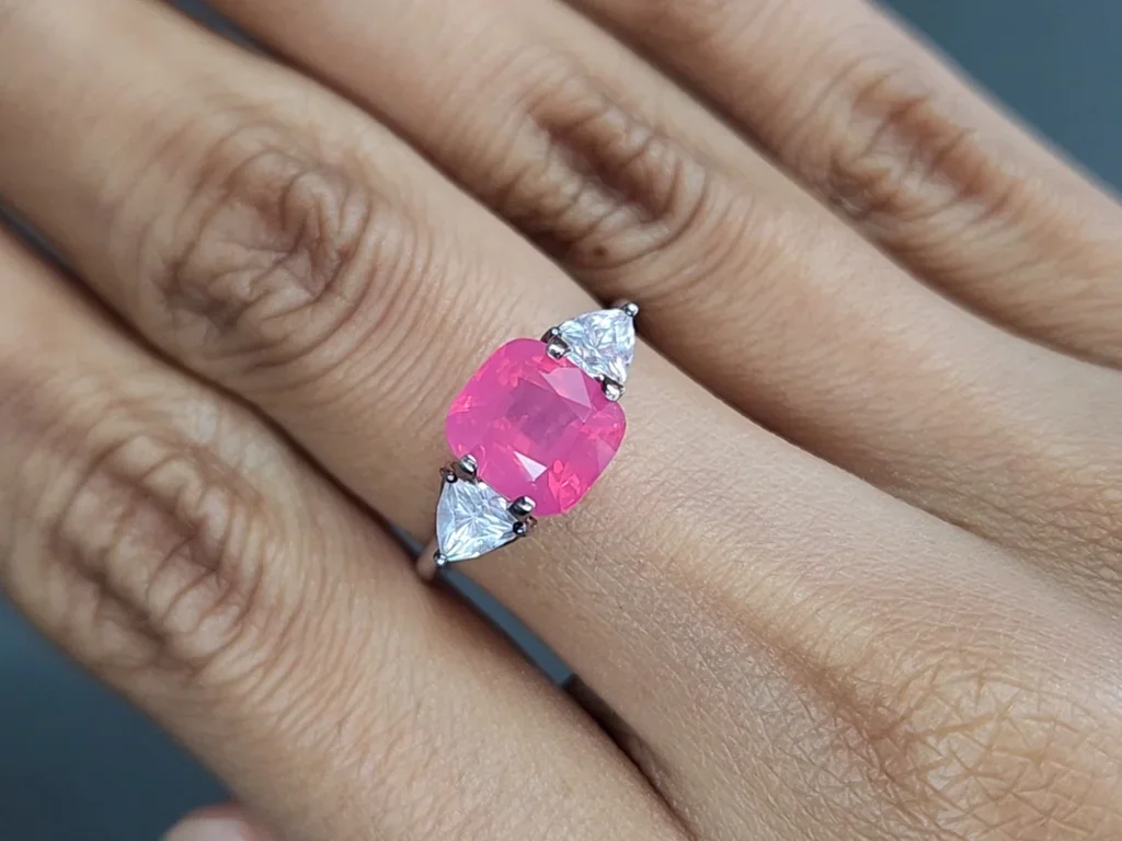 Spinel Mahenge milky cushion cut 3.01 carats, Tanzania Image №5