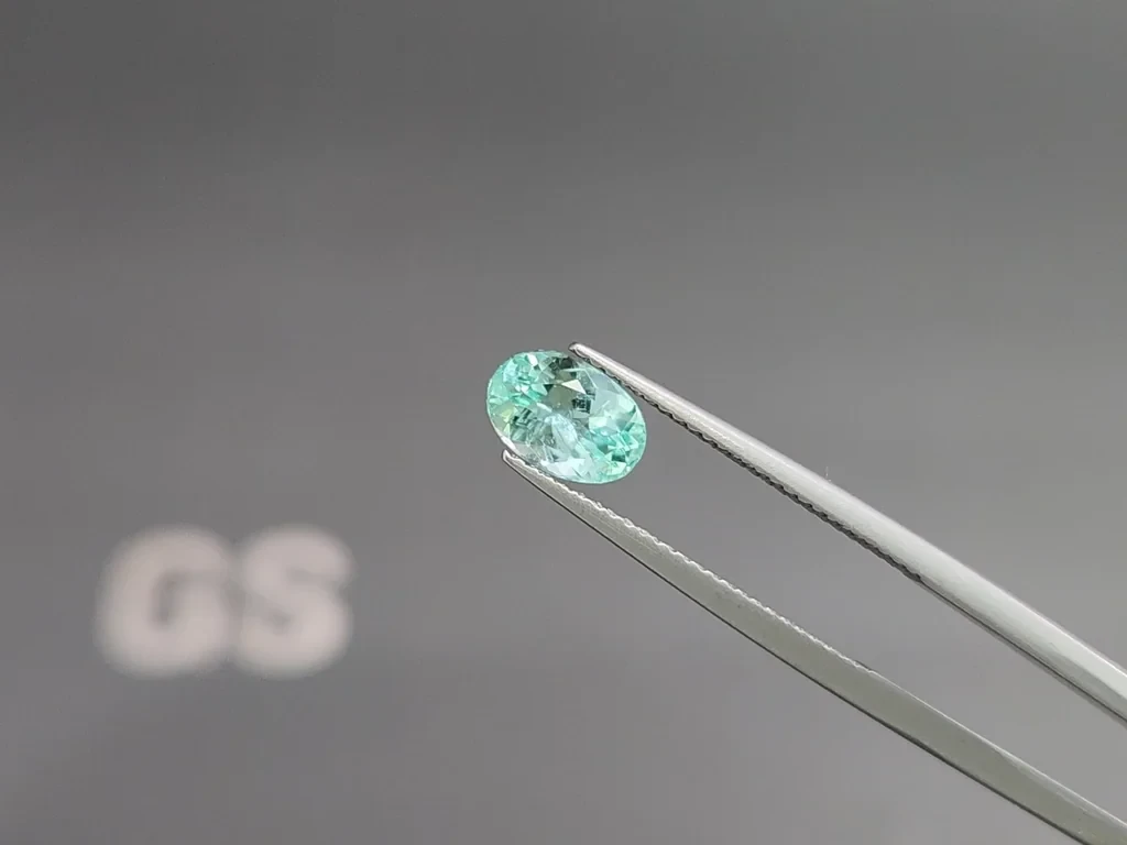 Paraiba turmalin oval geschliffener, grüner 1,34 karat, Afrika Image №3