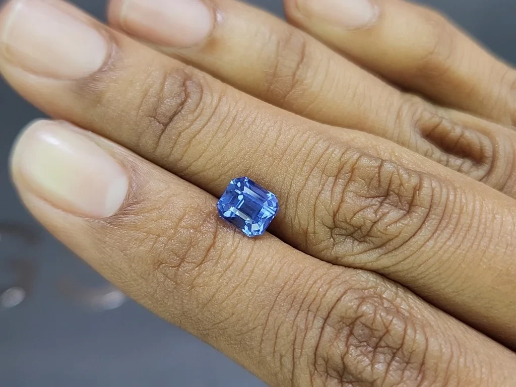 Sapphire Cornflower Blue octagon cut 2.05 carats, Sri Lanka Image №2