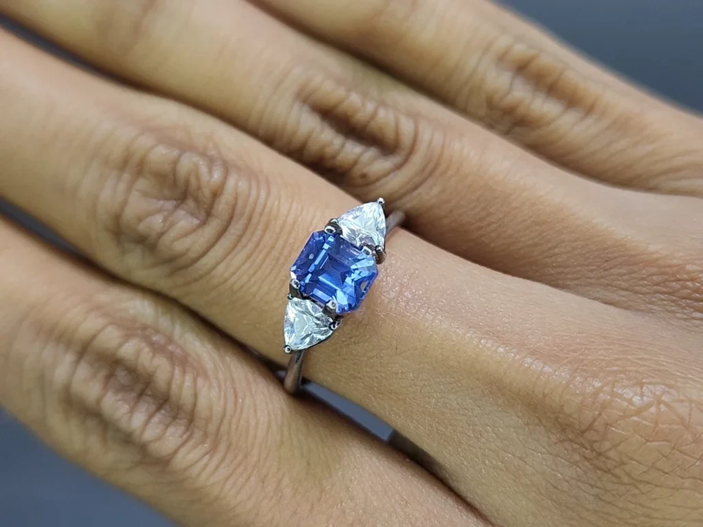 Sapphire Cornflower Blue octagon cut 2.05 carats, Sri Lanka Image №5