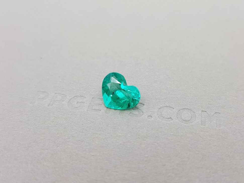 Bright Colombian emerald, heart cut 1.53 ct Image №3