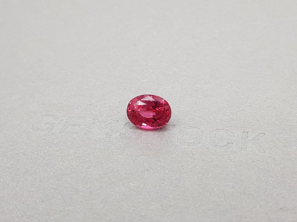 Reddish-pink oval cut Mahenge spinel 3.39 ct Image №3