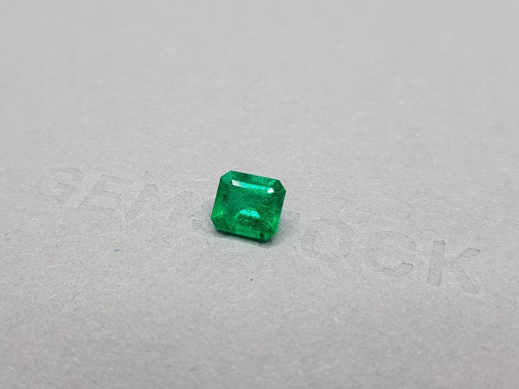 Emerald 1.40 ct, Colombia, Muzo Green Image №3