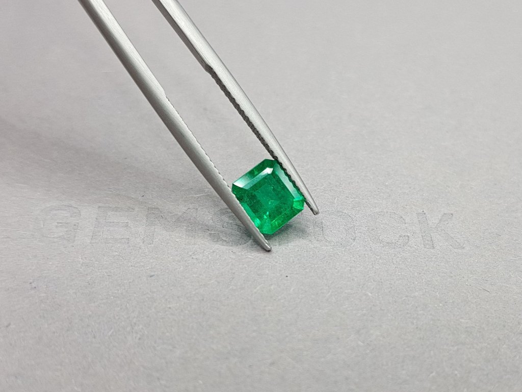 Emerald 1.40 ct, Colombia, Muzo Green Image №4