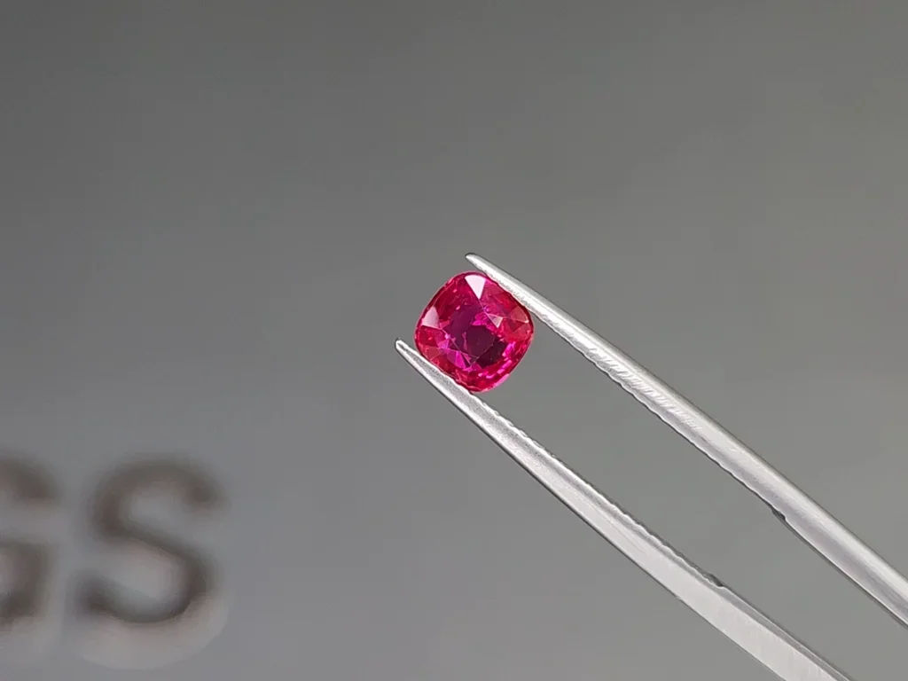 Unheated Pigeon blood cushion cut ruby 1.05 carats, Mozambique Image №3