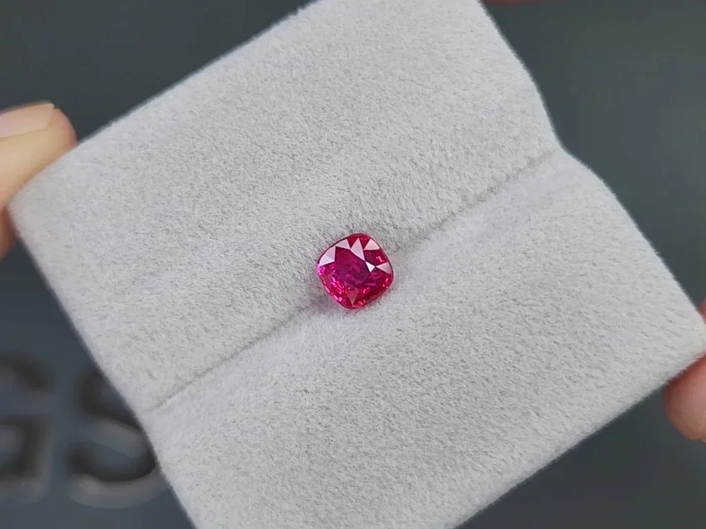 Unheated Pigeon blood cushion cut ruby 1.05 carats, Mozambique Image №4