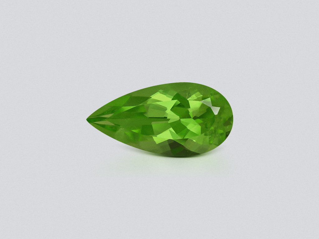 Green peridot pear cut 4.69 carats, Pakistan Image №1