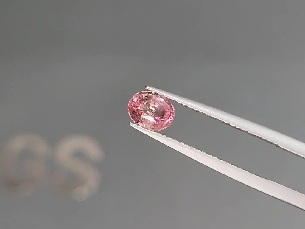Padparadscha sapphire oval cut 1.10 carats, Sri Lanka Image №3