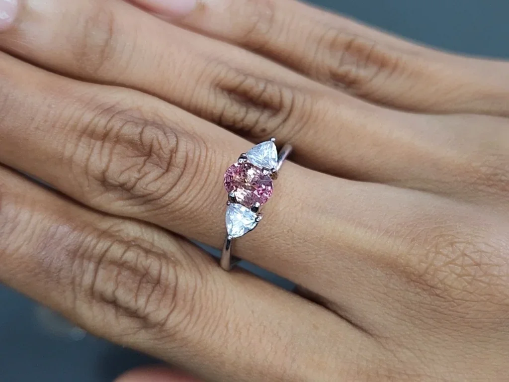 Padparadscha sapphire oval cut 1.10 carats, Sri Lanka Image №5