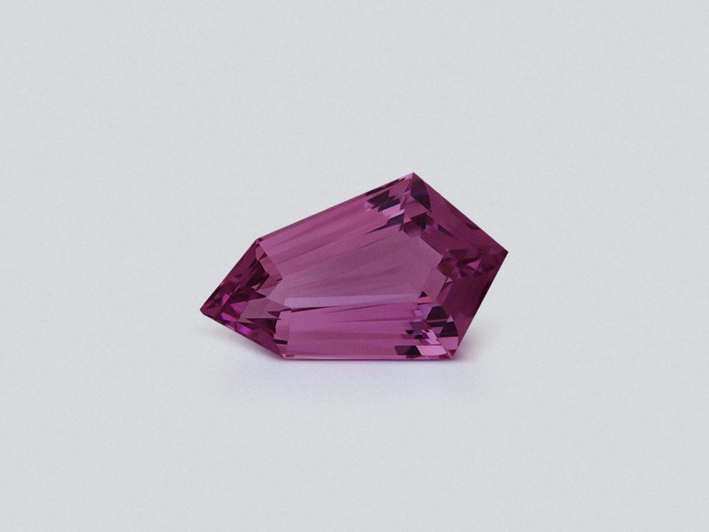 Spinell 1,52 ct violetter im Fantasieschliff, Tansania Image №1