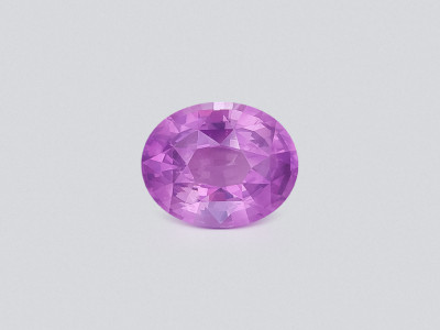 Unbehandelter, weichvioletter ovaler saphir 2,01 karat, Sri Lanka photo