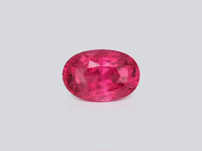 Spinelle de Mahenge Vibrant pink taille ovale 3,20 carats, Tanzanie photo