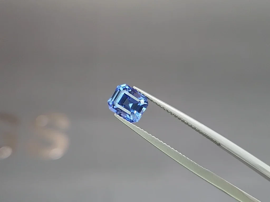 Sapphire Cornflower Blue octagon cut 2.01 carats, Sri Lanka Image №3