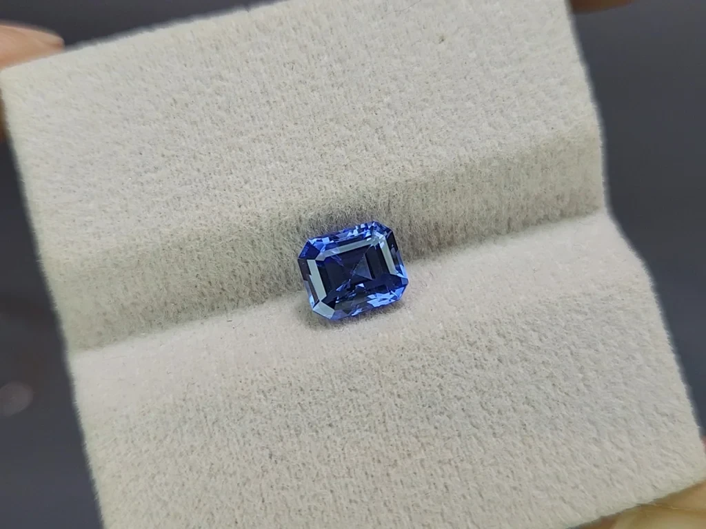 Sapphire Cornflower Blue octagon cut 2.01 carats, Sri Lanka Image №4