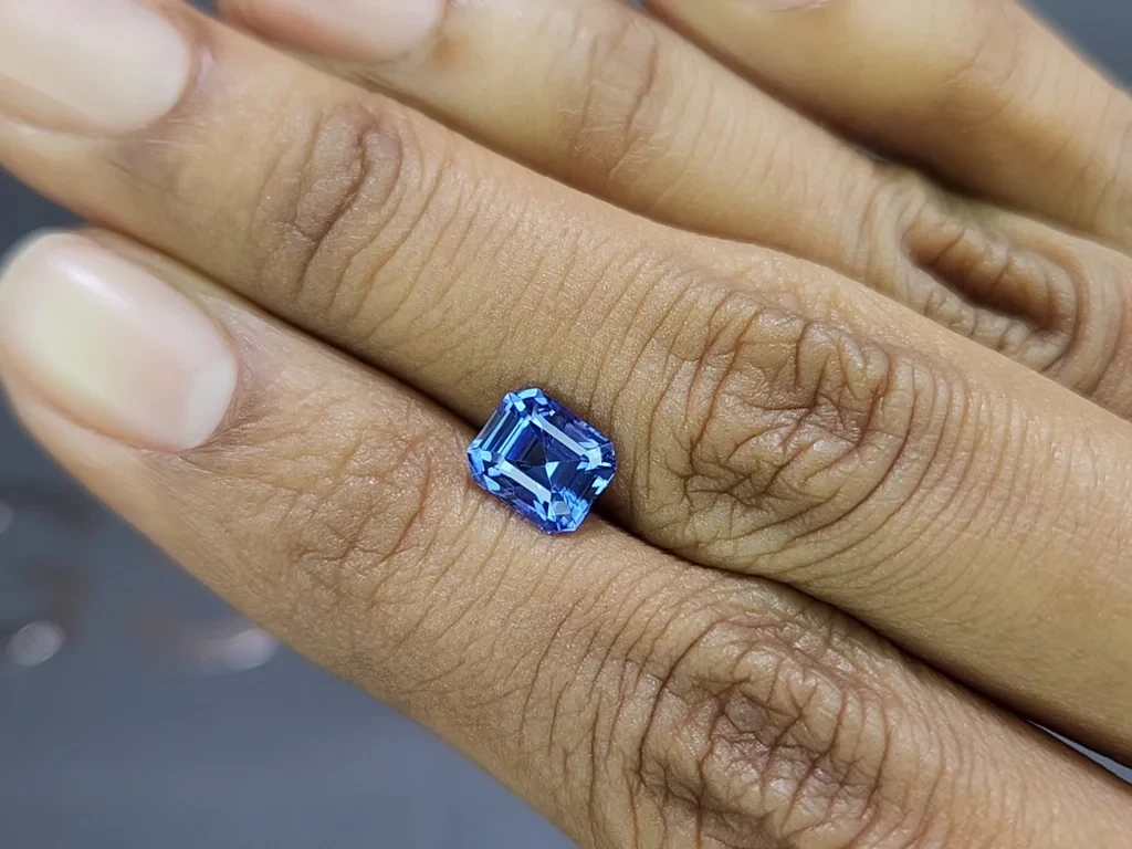 Sapphire Cornflower Blue octagon cut 2.01 carats, Sri Lanka Image №2