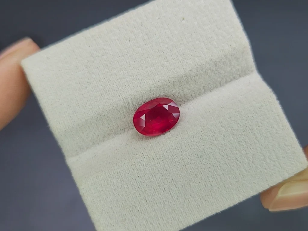 Unheated ruby Intense Red oval cut 2.13 carats, Mozambique Image №4
