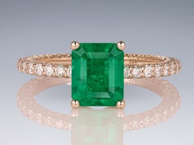 Ring with emerald color Vivid Muzo 1.62 carats in 18k yellow gold photo