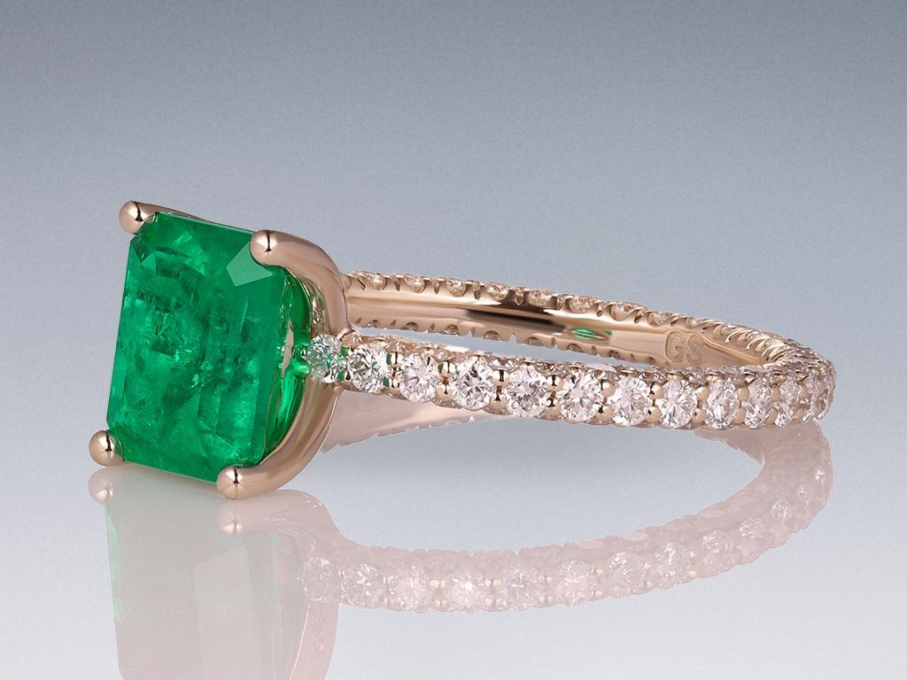Ring with emerald color Vivid Muzo 1.62 carats in 18k yellow gold Image №3