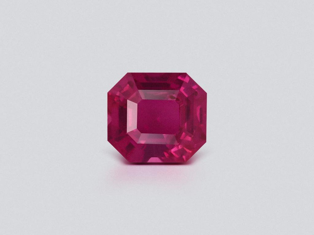 Unheated Vivid pink sapphire in octagon 1.02 carats, Sri Lanka   Image №1