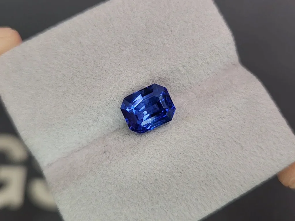 Saphir bleu intense taille octogone 3,56 ct, Sri Lanka Image №4