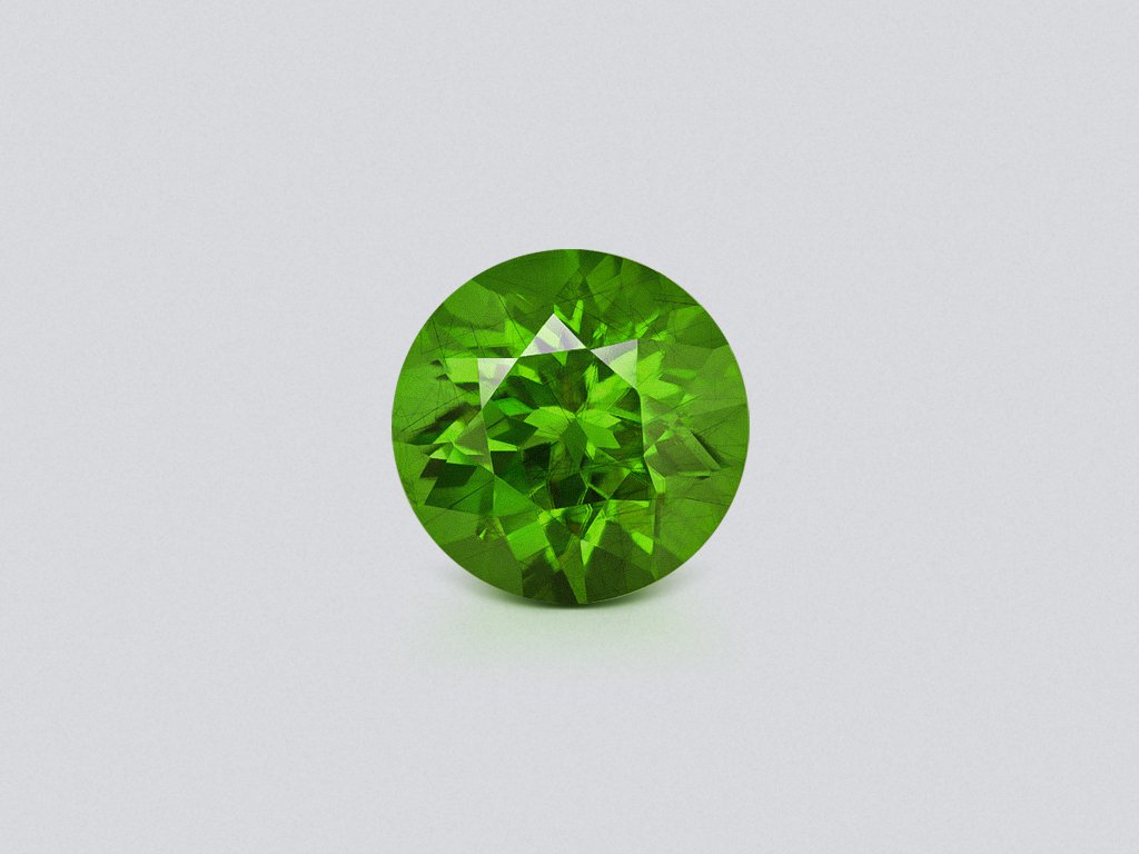 Green peridot round cut 9.23 carats, Pakistan Image №1