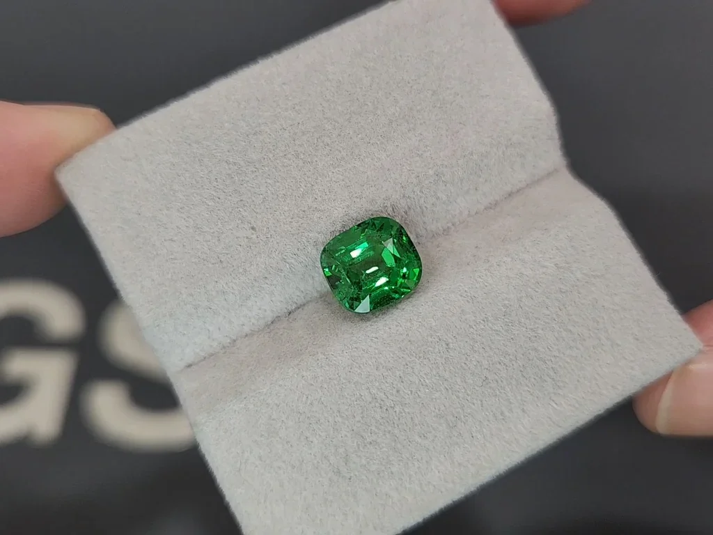 Tsavorite cushion cut  3.03 carats, Tanzania Image №4
