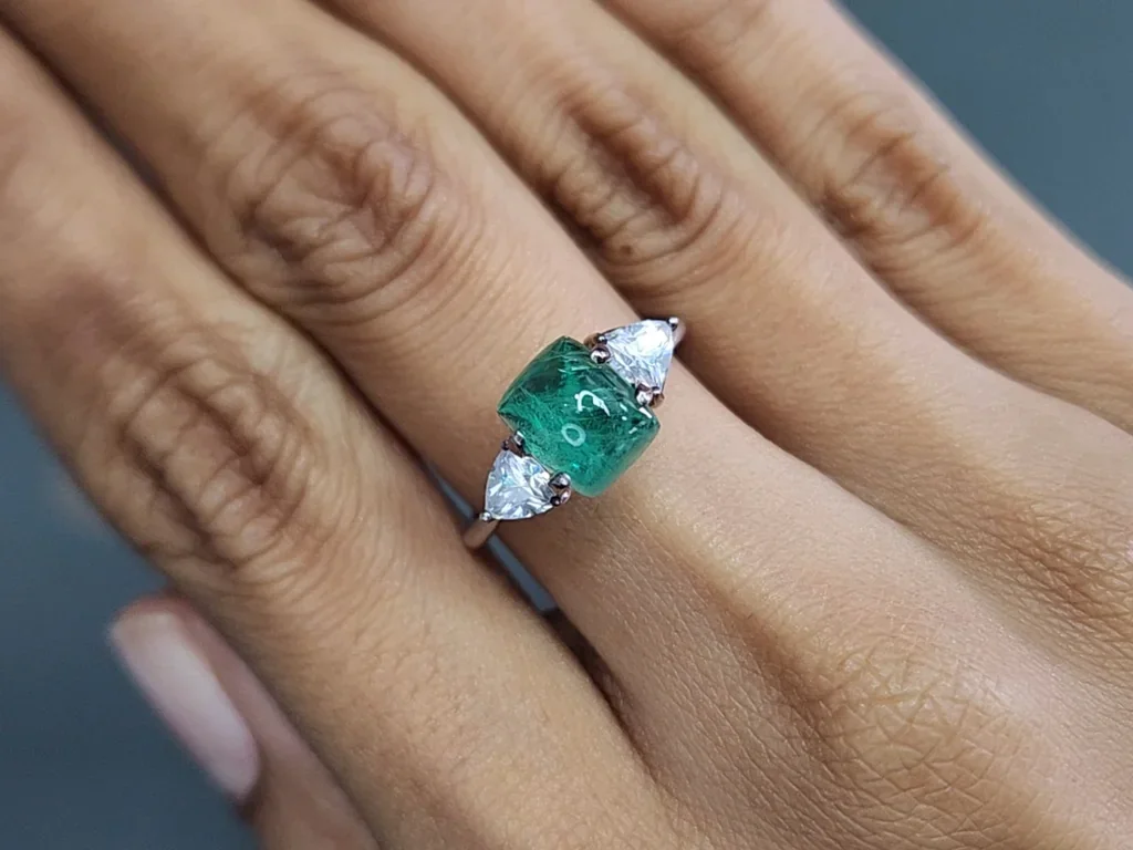 Smaragd cabochonschliff 2,01 karats, Russland Image №5