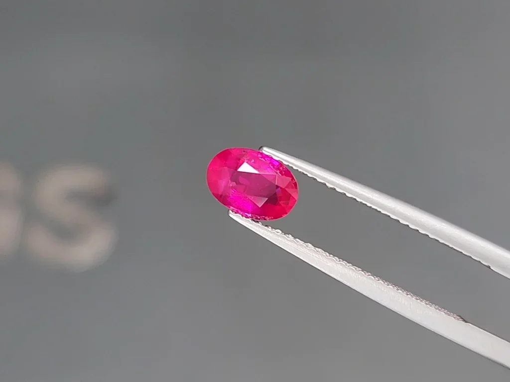 Unheated ruby rutile silk oval cut 1.01 carats, Mozambique Image №3